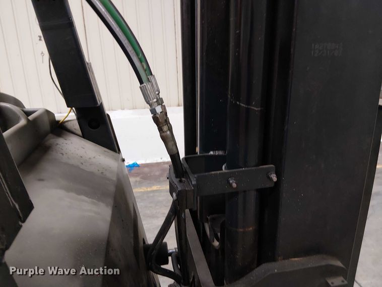 image for item DT6297 crown Cascade sideshifter forklift