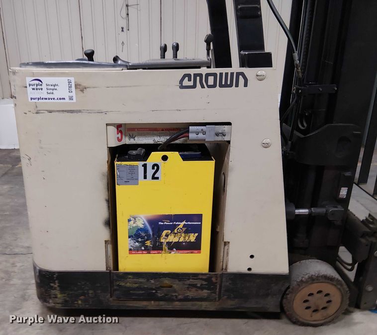 image for item DT6297 crown Cascade sideshifter forklift