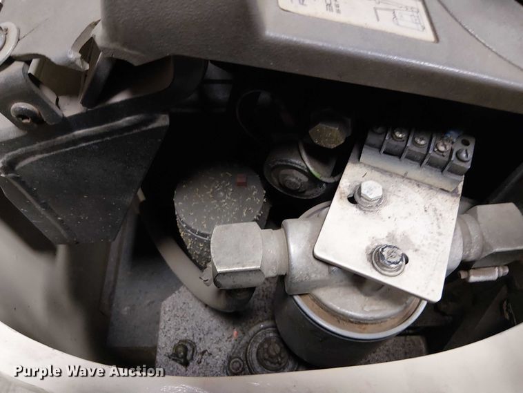 image for item DT6297 crown Cascade sideshifter forklift