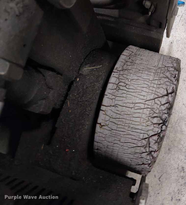 image for item DT6297 crown Cascade sideshifter forklift