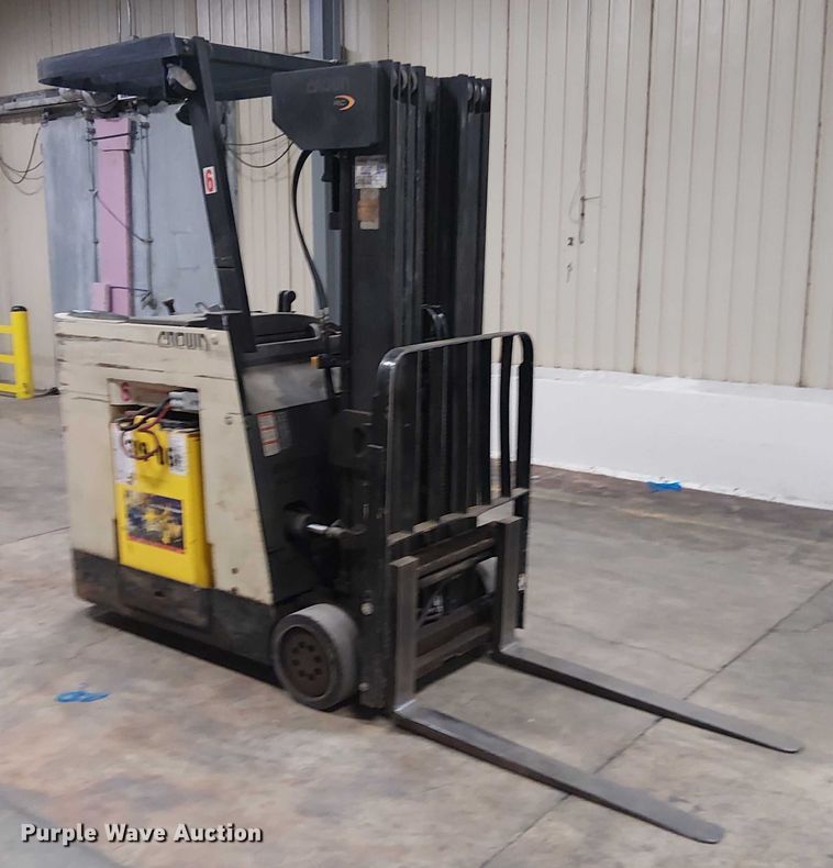 image for item DT6298 crown Cascade sideshifter 55S-SSS-AO2 forklift