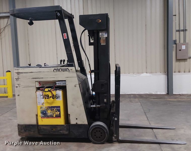 image for item DT6298 crown Cascade sideshifter 55S-SSS-AO2 forklift