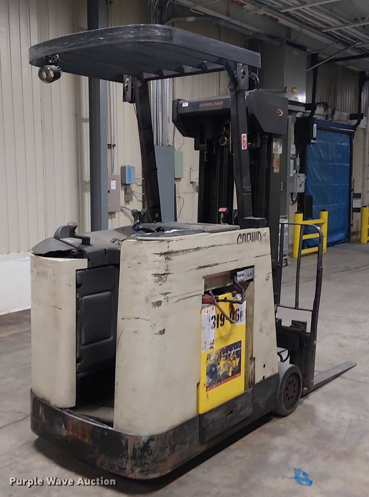 image for item DT6298 crown Cascade sideshifter 55S-SSS-AO2 forklift