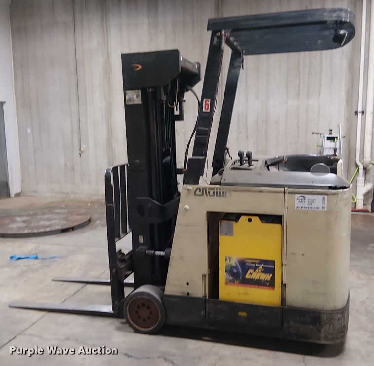 image for item DT6298 crown Cascade sideshifter 55S-SSS-AO2 forklift