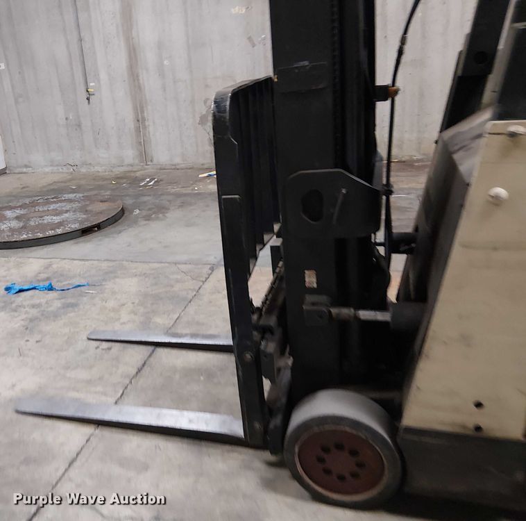 image for item DT6298 crown Cascade sideshifter 55S-SSS-AO2 forklift