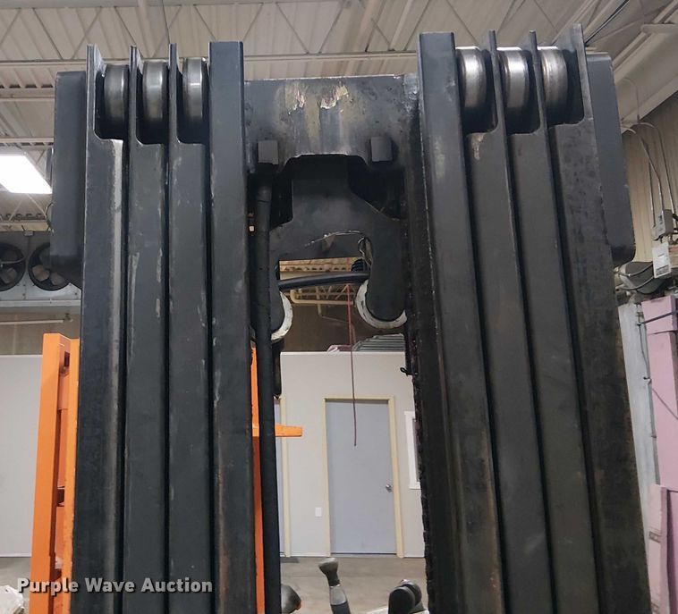 image for item DT6298 crown Cascade sideshifter 55S-SSS-AO2 forklift