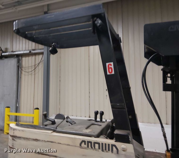 image for item DT6298 crown Cascade sideshifter 55S-SSS-AO2 forklift