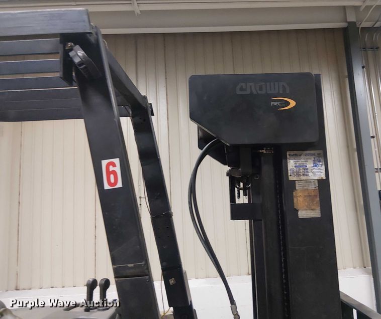 image for item DT6298 crown Cascade sideshifter 55S-SSS-AO2 forklift