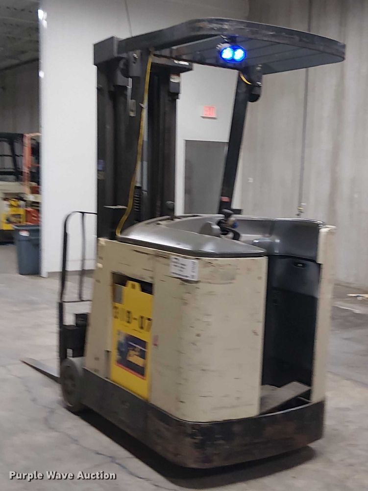 image for item DT6299 crown RC302C-35 forklift