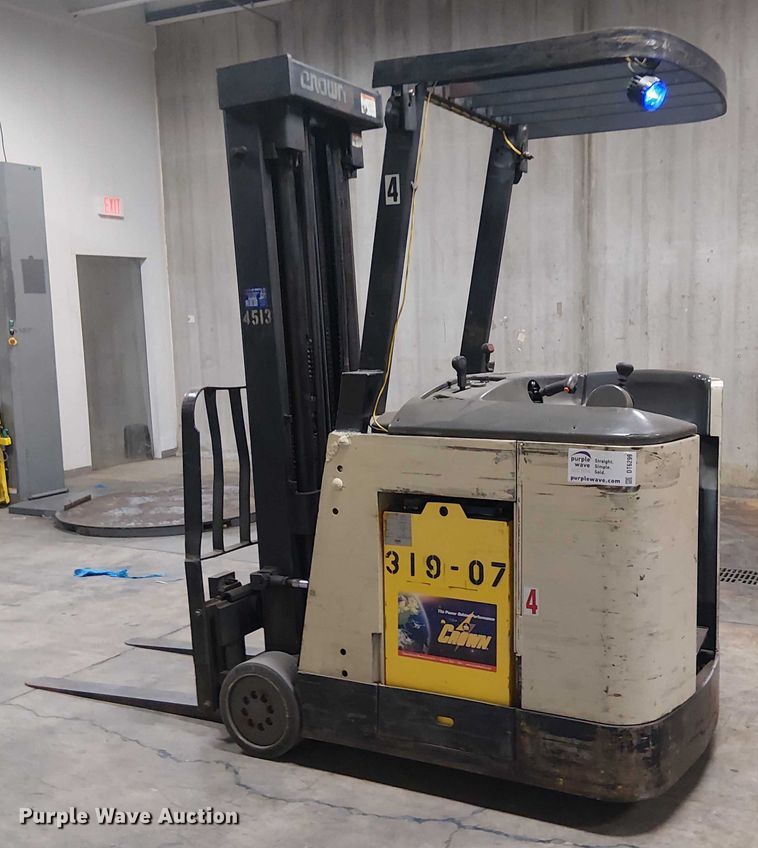 image for item DT6299 crown RC302C-35 forklift