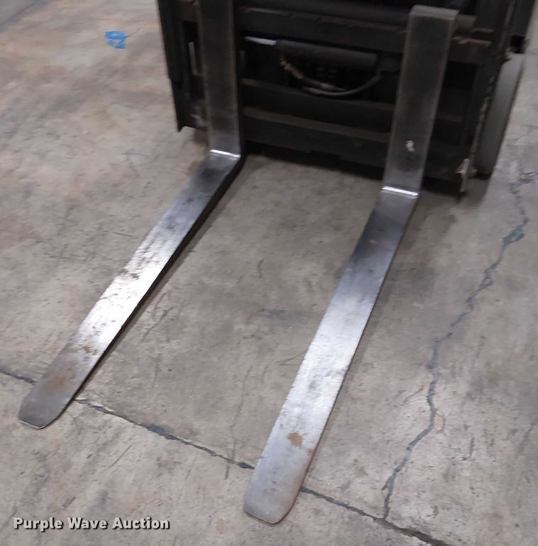 image for item DT6299 crown RC302C-35 forklift