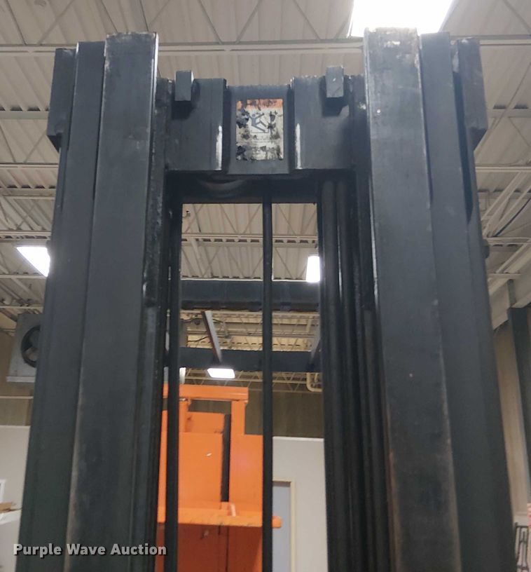 image for item DT6299 crown RC302C-35 forklift