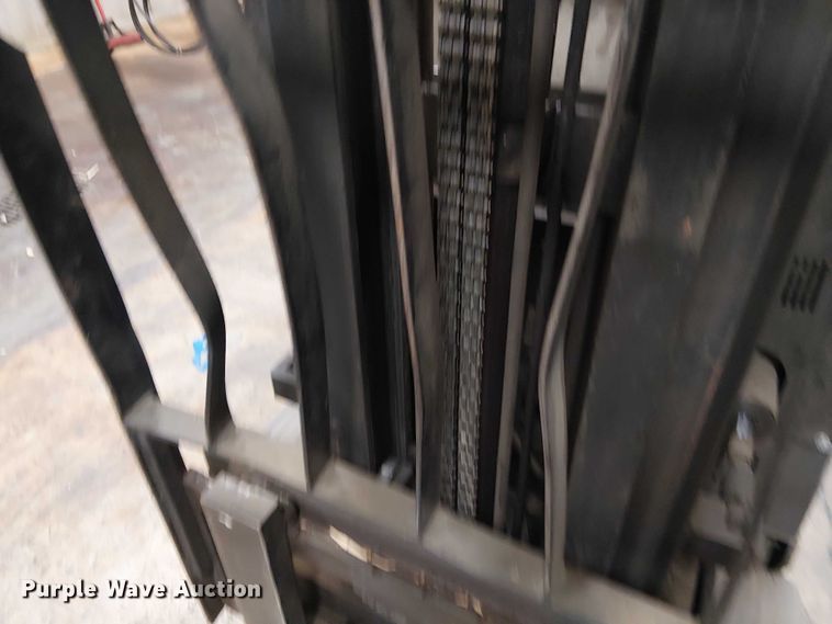 image for item DT6299 crown RC302C-35 forklift