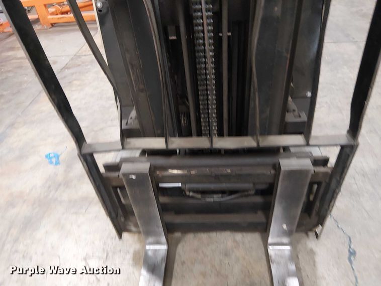 image for item DT6299 crown RC302C-35 forklift