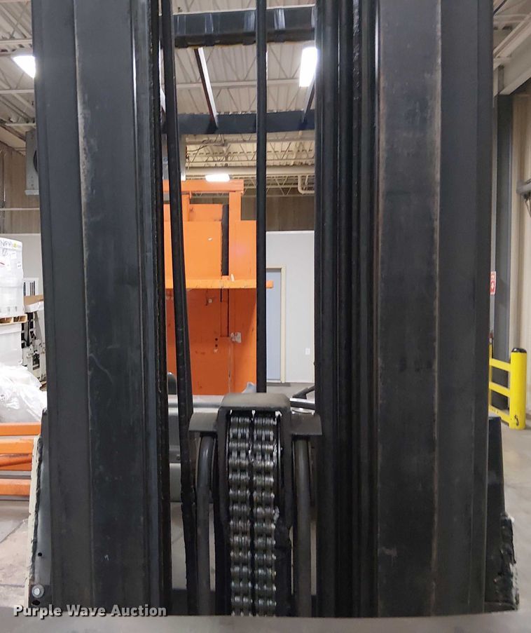 image for item DT6299 crown RC302C-35 forklift