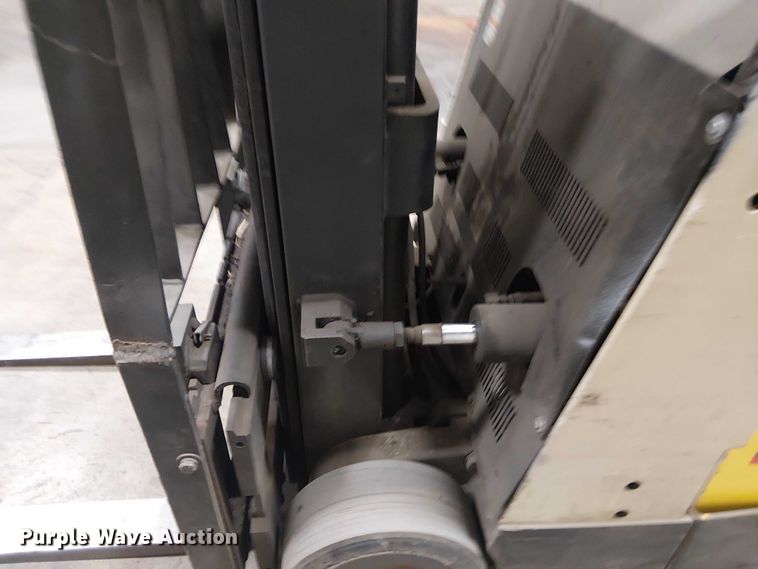 image for item DT6299 crown RC302C-35 forklift