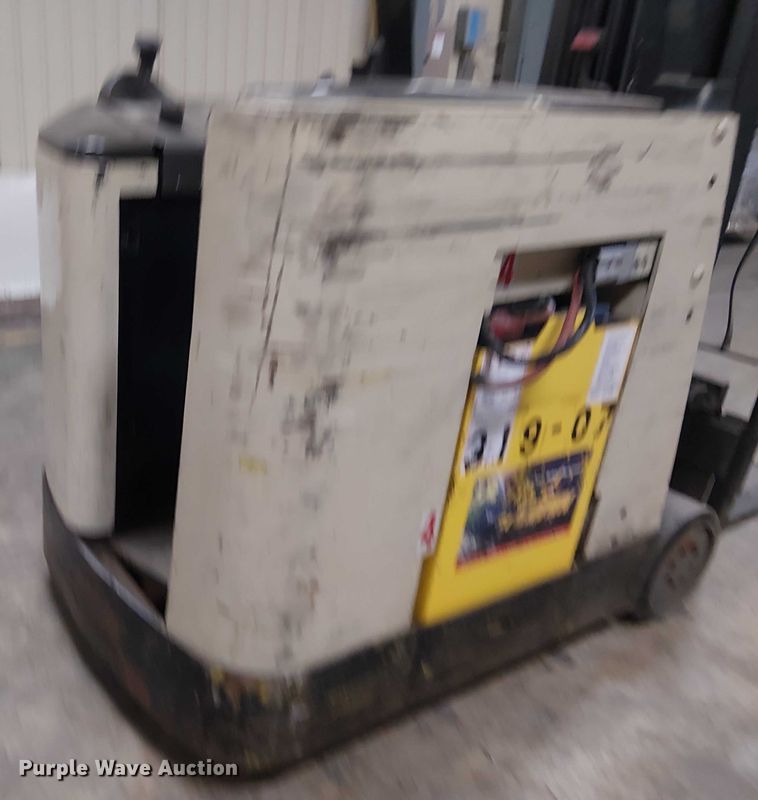 image for item DT6299 crown RC302C-35 forklift
