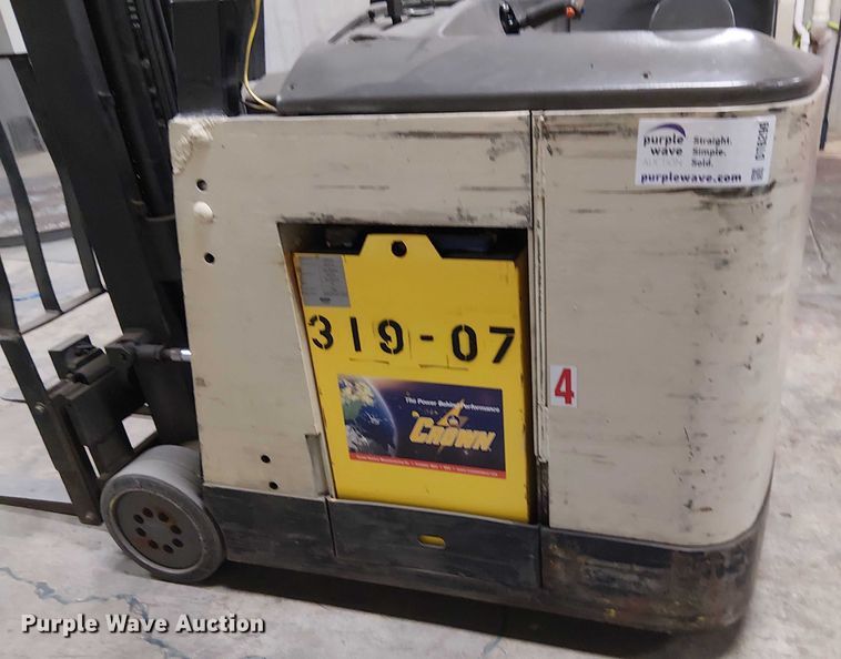 image for item DT6299 crown RC302C-35 forklift