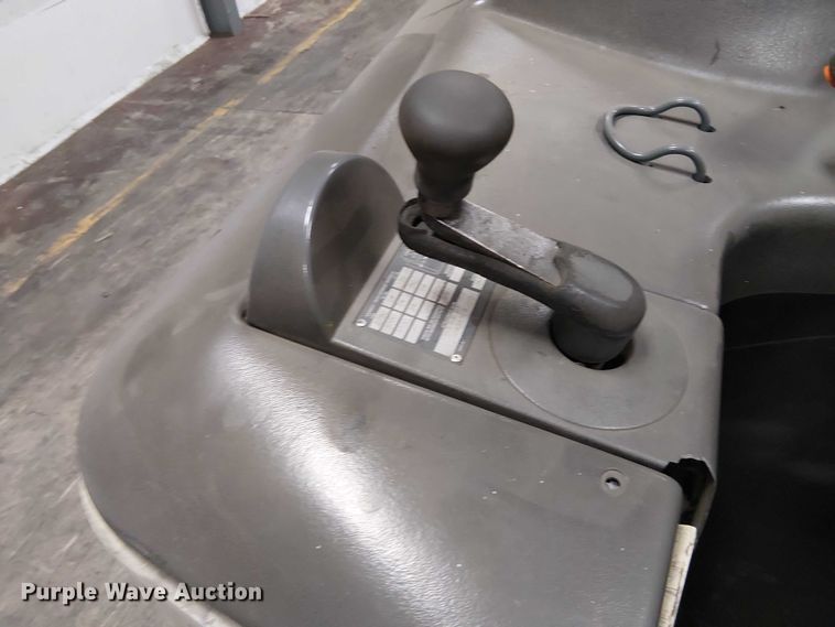 image for item DT6299 crown RC302C-35 forklift