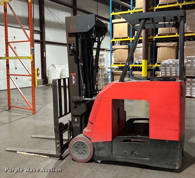 image for item DT6300 Raymond 425-C40QM forklift