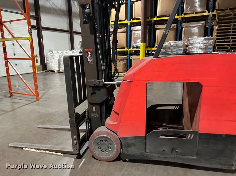 image for item DT6300 Raymond 425-C40QM forklift