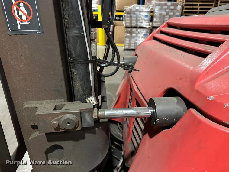 image for item DT6300 Raymond 425-C40QM forklift