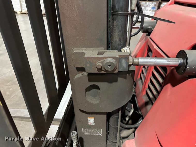 image for item DT6300 Raymond 425-C40QM forklift