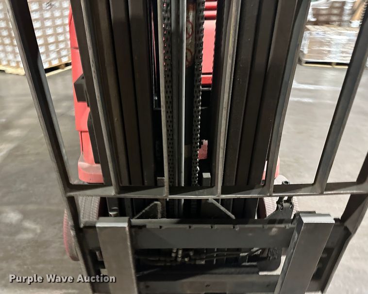 image for item DT6300 Raymond 425-C40QM forklift