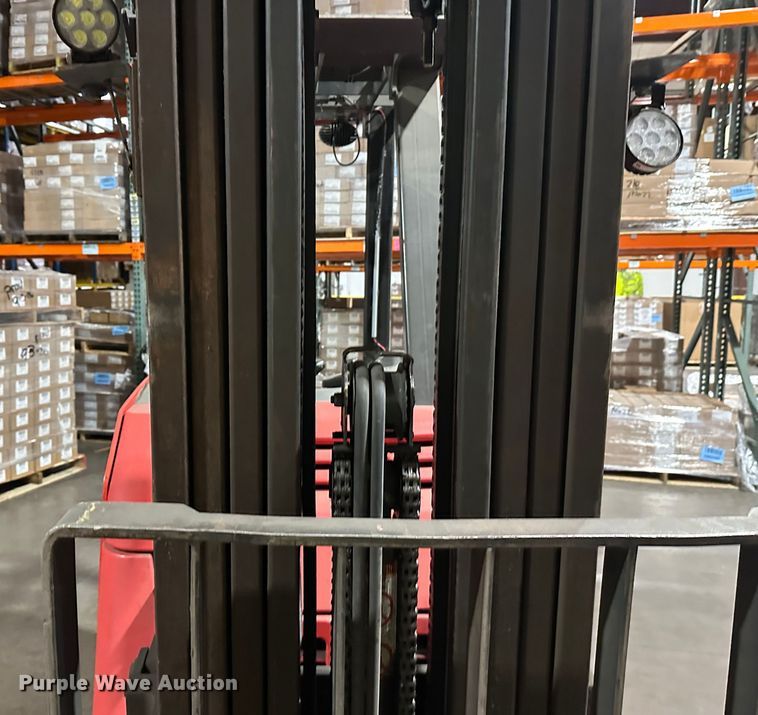 image for item DT6300 Raymond 425-C40QM forklift