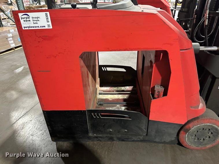 image for item DT6300 Raymond 425-C40QM forklift