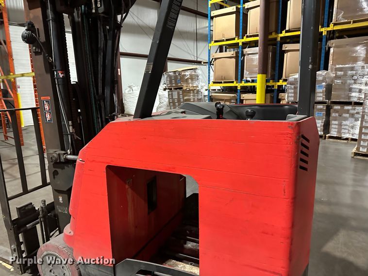 image for item DT6300 Raymond 425-C40QM forklift