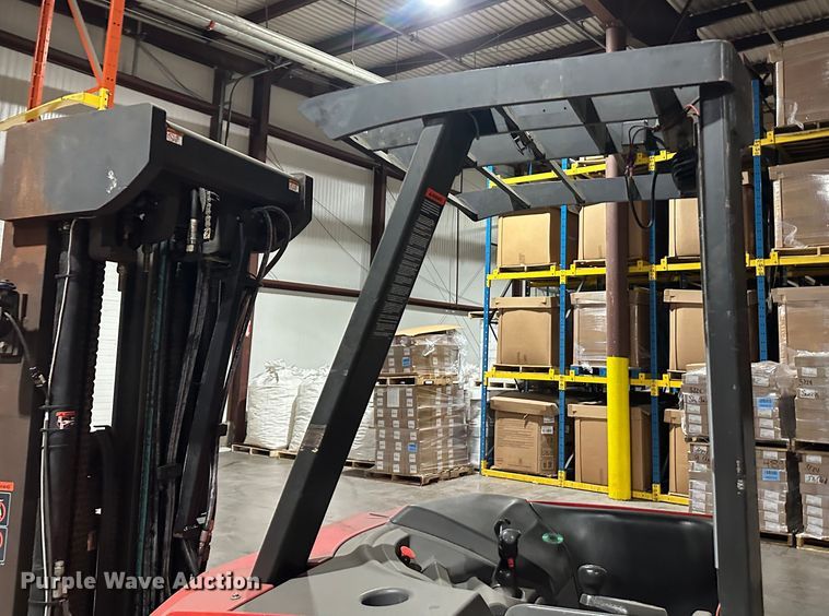 image for item DT6300 Raymond 425-C40QM forklift