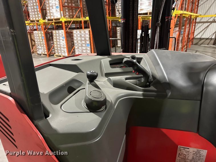 image for item DT6300 Raymond 425-C40QM forklift