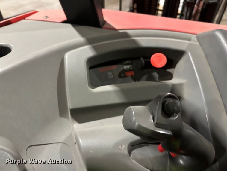 image for item DT6300 Raymond 425-C40QM forklift