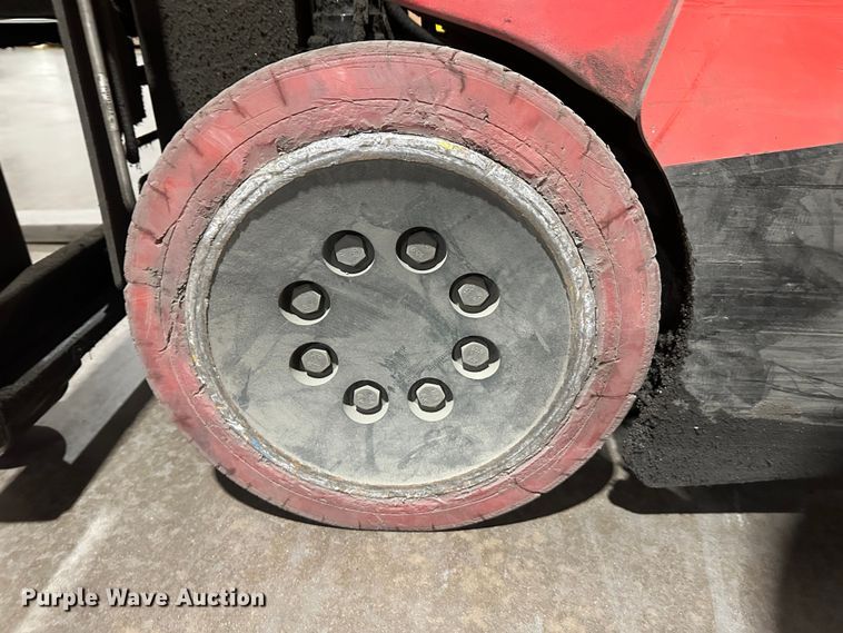 image for item DT6300 Raymond 425-C40QM forklift