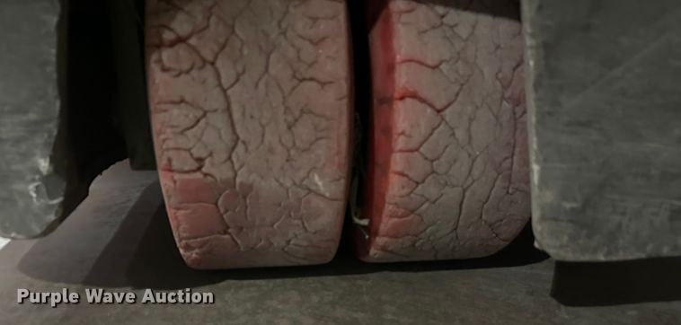 image for item DT6300 Raymond 425-C40QM forklift