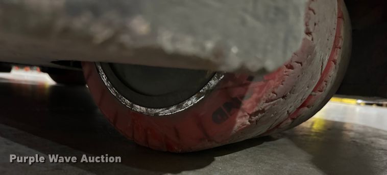 image for item DT6300 Raymond 425-C40QM forklift