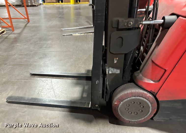image for item DT6301 Raymond 425-C40QM forklift