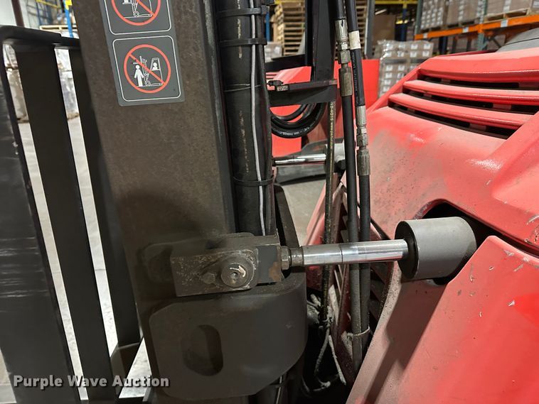 image for item DT6301 Raymond 425-C40QM forklift