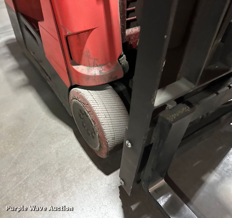 image for item DT6301 Raymond 425-C40QM forklift