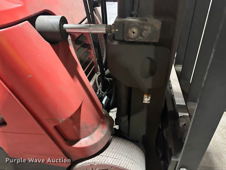 image for item DT6301 Raymond 425-C40QM forklift