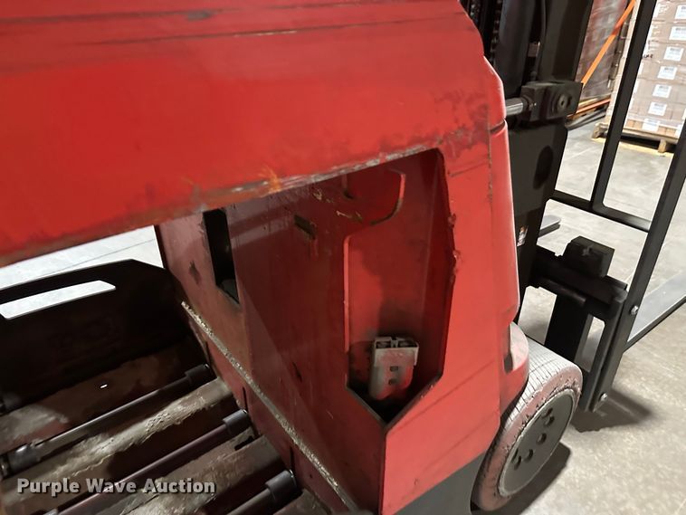 image for item DT6301 Raymond 425-C40QM forklift