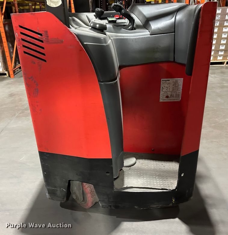 image for item DT6301 Raymond 425-C40QM forklift