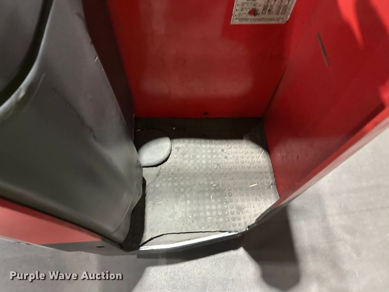 image for item DT6301 Raymond 425-C40QM forklift