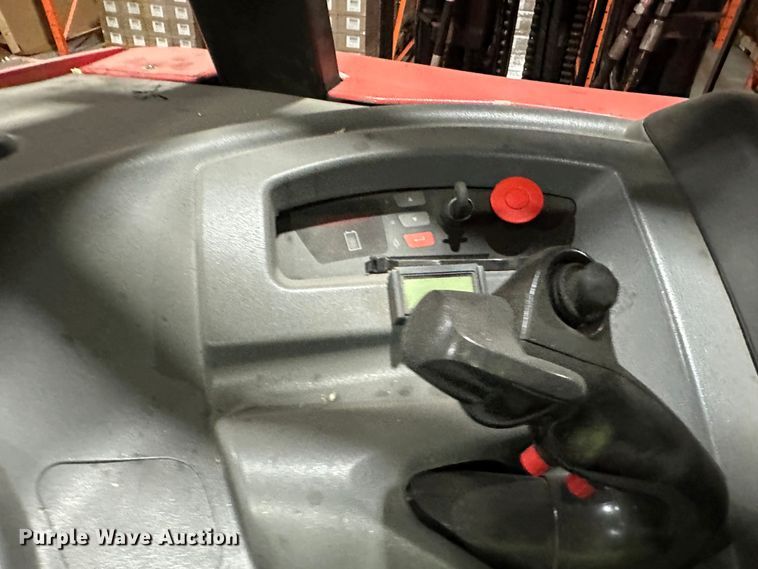 image for item DT6301 Raymond 425-C40QM forklift