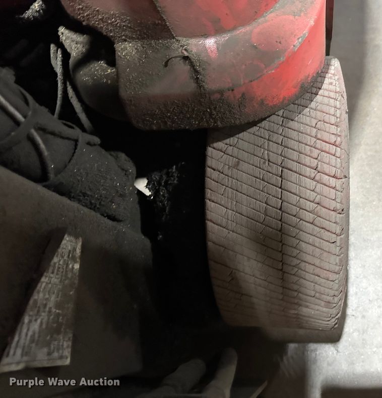 image for item DT6301 Raymond 425-C40QM forklift