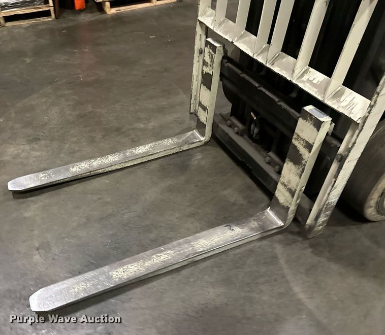 image for item DT6309 2017 Yale ERC050VGN48TQ084 forklift