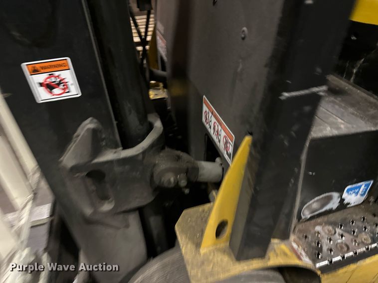 image for item DT6309 2017 Yale ERC050VGN48TQ084 forklift