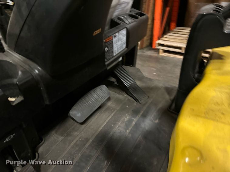 image for item DT6309 2017 Yale ERC050VGN48TQ084 forklift