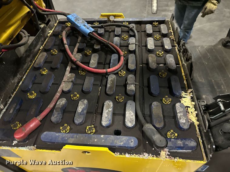 image for item DT6309 2017 Yale ERC050VGN48TQ084 forklift